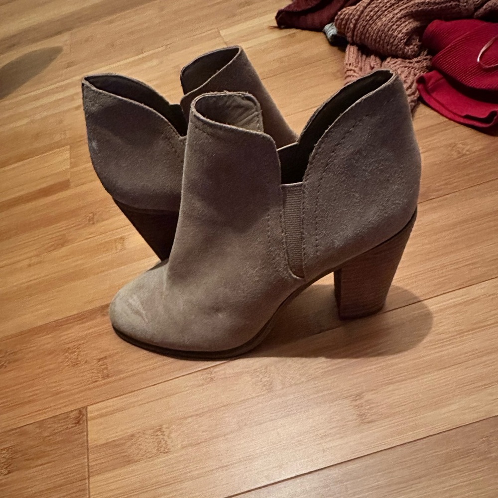 Vince boots